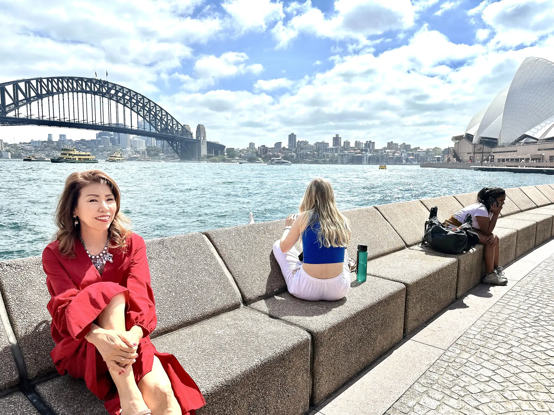 シドニーのハーバーで過ごすシドニーみゆき